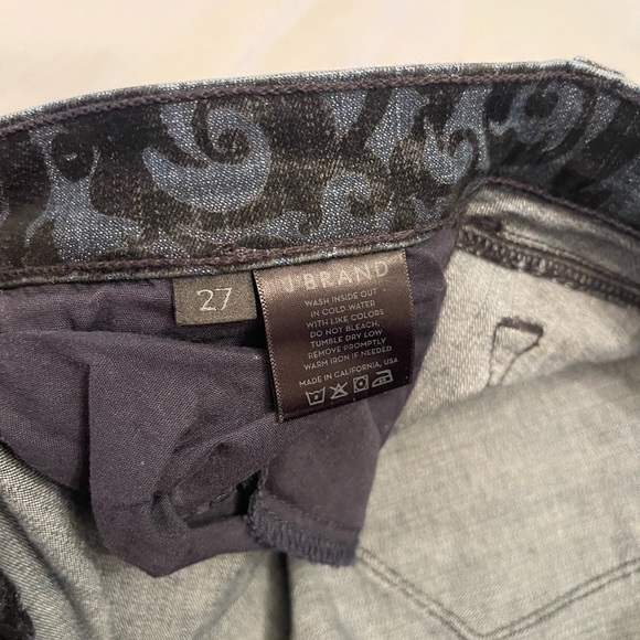 J Brand “The Skinny” in Black Velvet Brocade Stovepipe Jeans - Picture 7 of 10